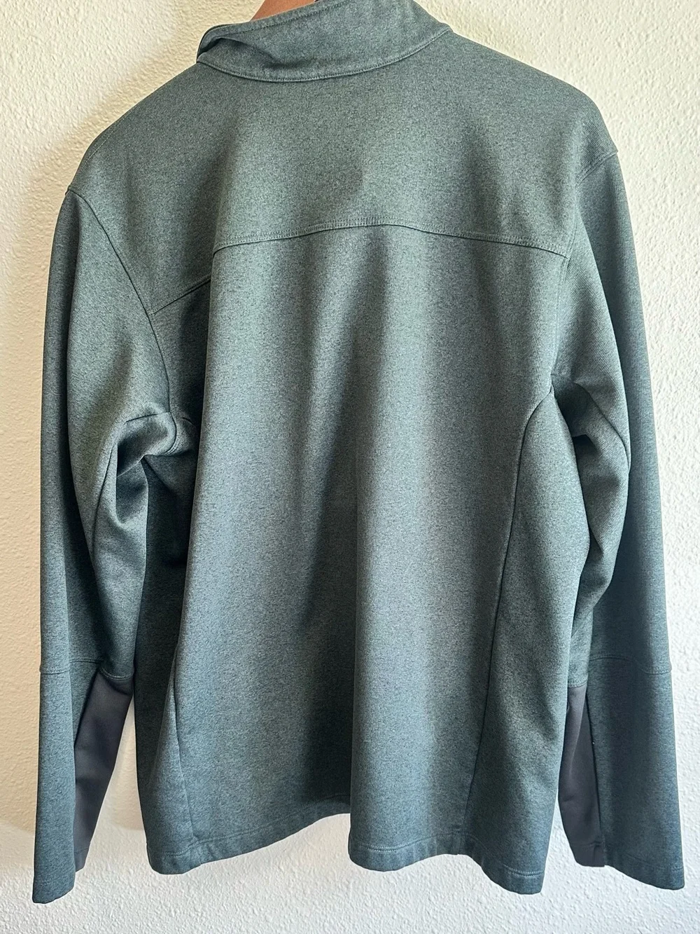 The north face men’s XL quarter zip pullover